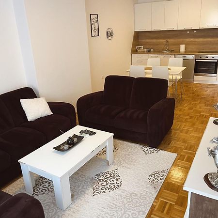 Apartment Troi 普里什蒂纳 外观 照片
