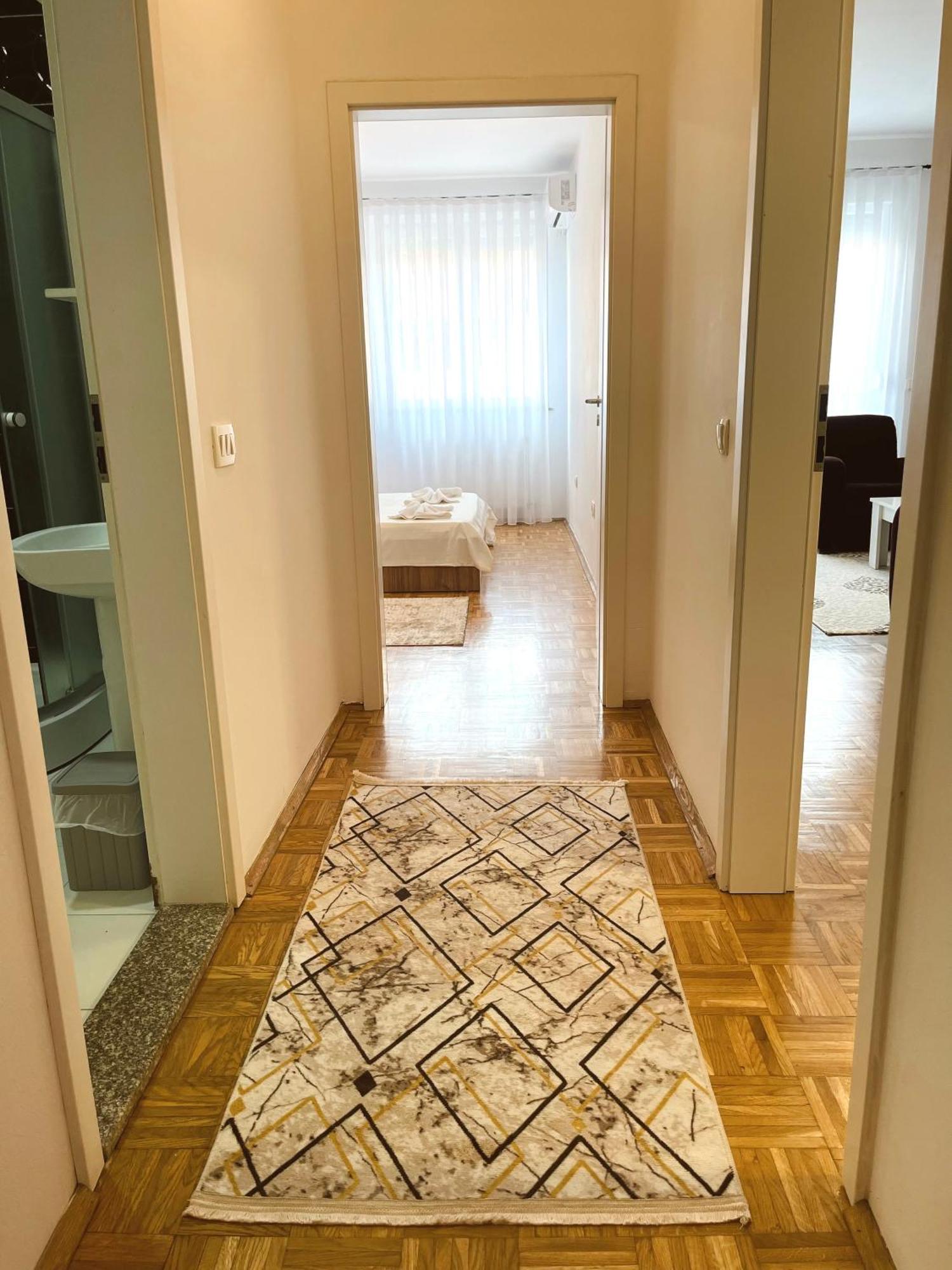Apartment Troi 普里什蒂纳 外观 照片