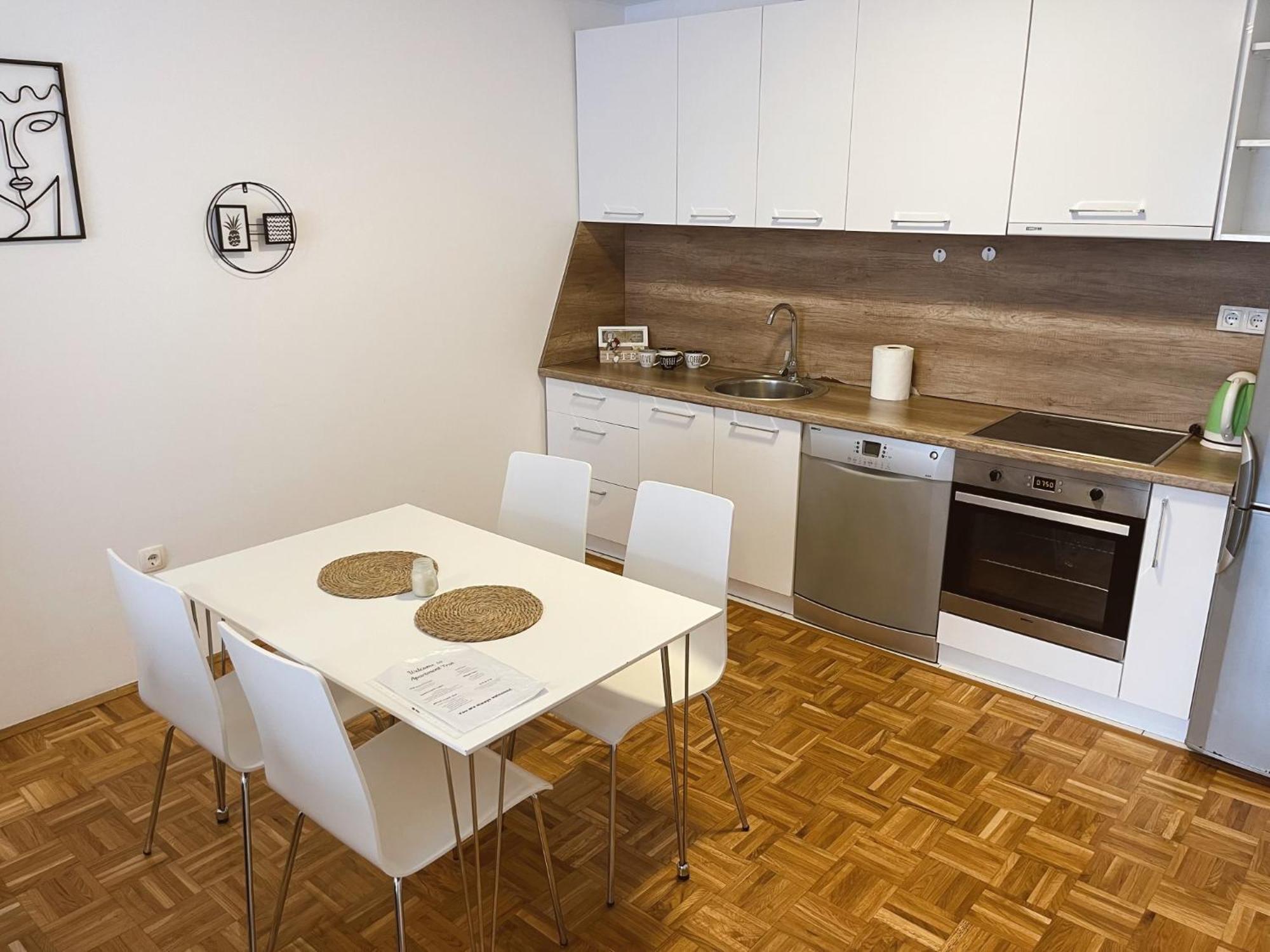 Apartment Troi 普里什蒂纳 外观 照片
